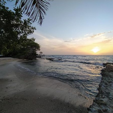 ホテル Sol Y Mar Puerto Limon エクステリア 写真