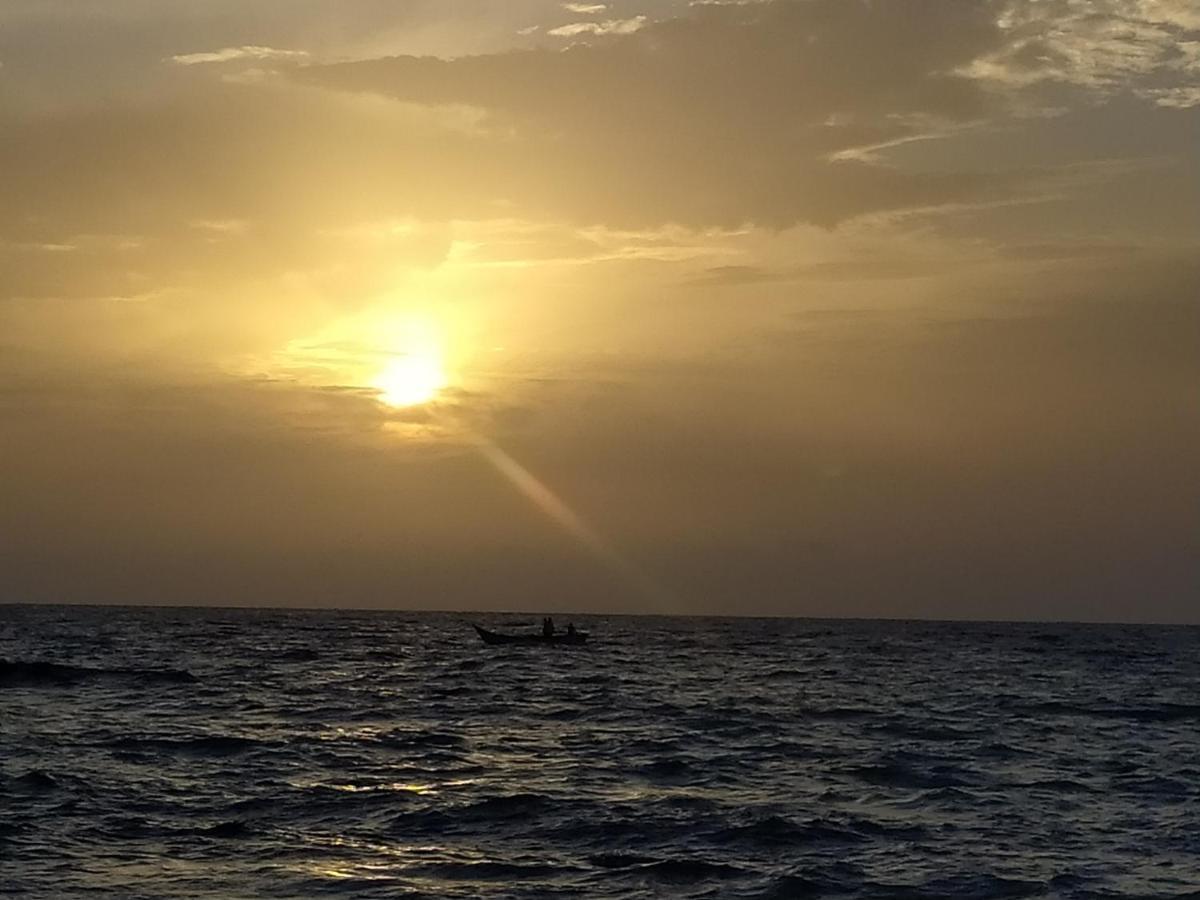 ホテル Sol Y Mar Puerto Limon エクステリア 写真